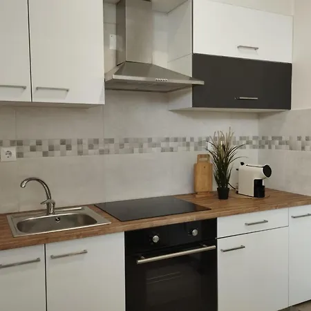 Furnaka Eco Village בית הארחה לוריניה